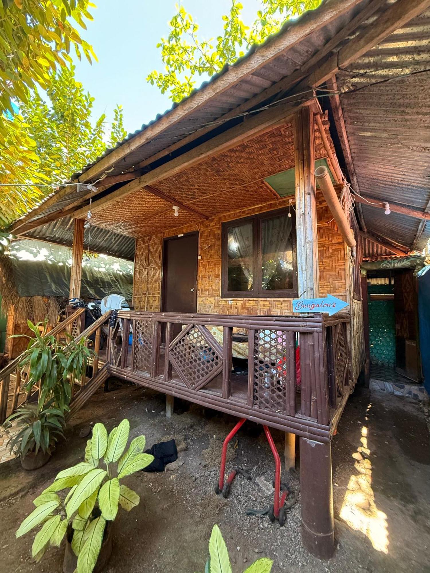 Villa-Atlas Guest House Pulau Malapascua Bagian luar foto